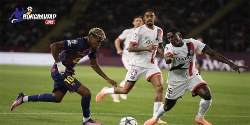 Hàng thủ Barca dâng cao, để lại khoảng trống mênh mông phía sau – nguyên nhân chính khiến họ trả giá trước PSG.