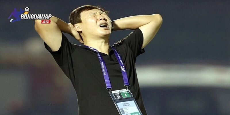 Mưa lớn khiến nhịp độ trận đấu chậm lại, mang đến cơ hội cho Nepal.